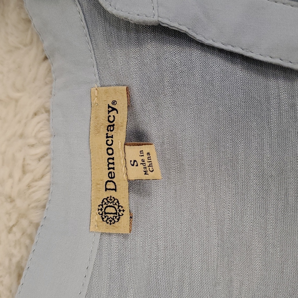 Democracy Embroidered Rayon Button Front Top S Smokey Blue - Picture 8 of 12